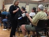 Resident gets prize at the Dobson Ranch  2019 Annual Meeting of the Members event