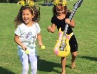 two-girls-guitars